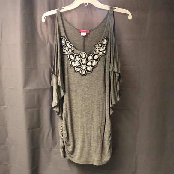 Flirty blouse with eye catching bling from Body Central - Picture 1 of 5